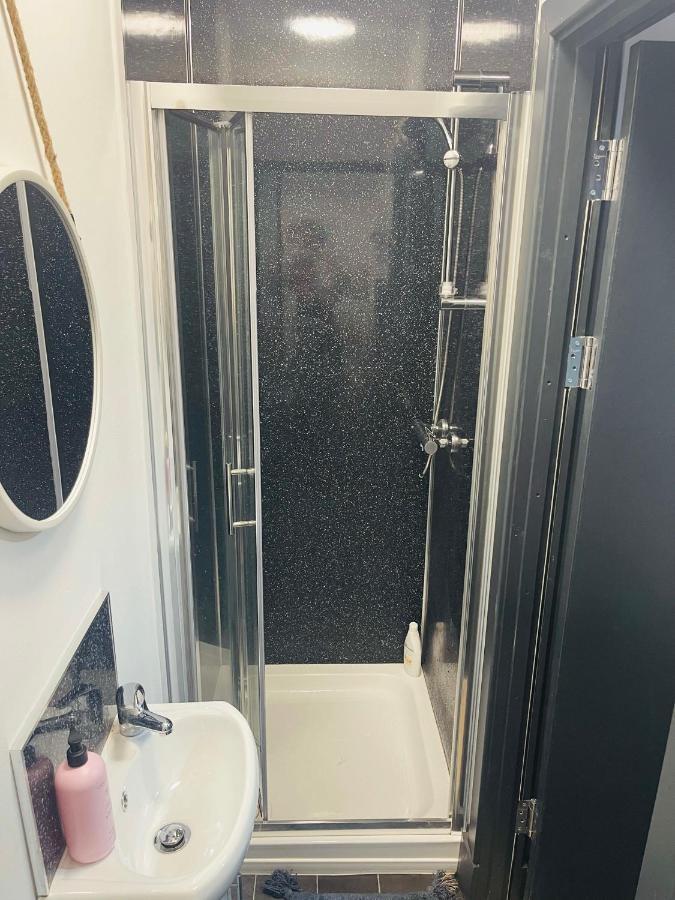 Elegant Studio1 Netflix Bathroom Close To Beach سوانسي المظهر الخارجي الصورة